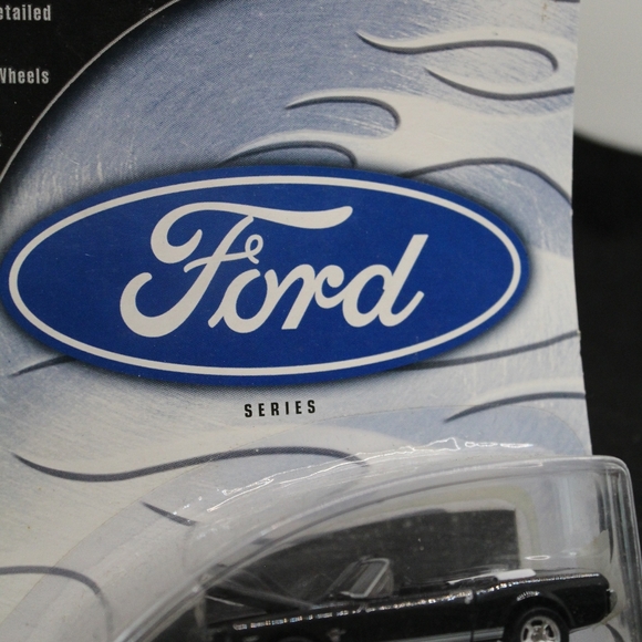 100 % HOT WHEELS-FORD SERIES-65 FORD MUSTANG--BLACK--3/4- - Picture 2 of 4